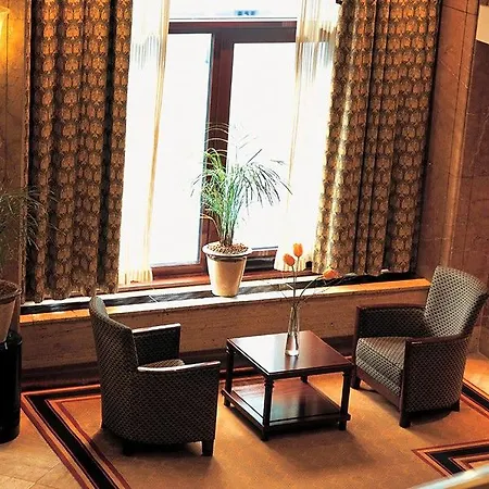 Отель Nh Atlanta 4*